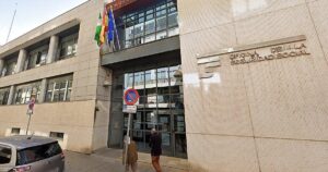 Oficina de la Seguridad Social y familias beneficiarias del Ingreso Mínimo Vital en España durante 2026.