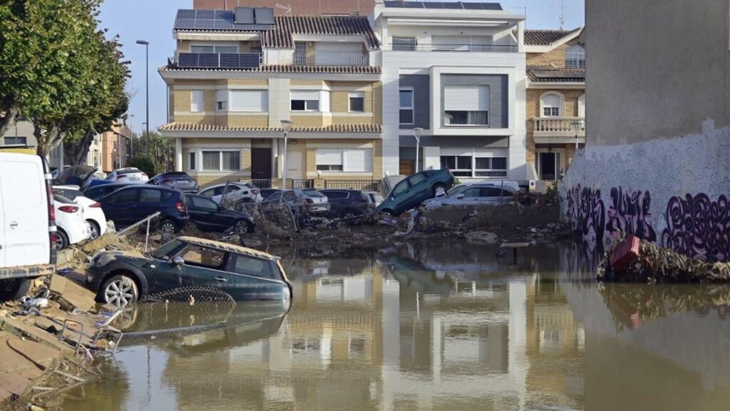 Zona residencial afectada por una inundación en España